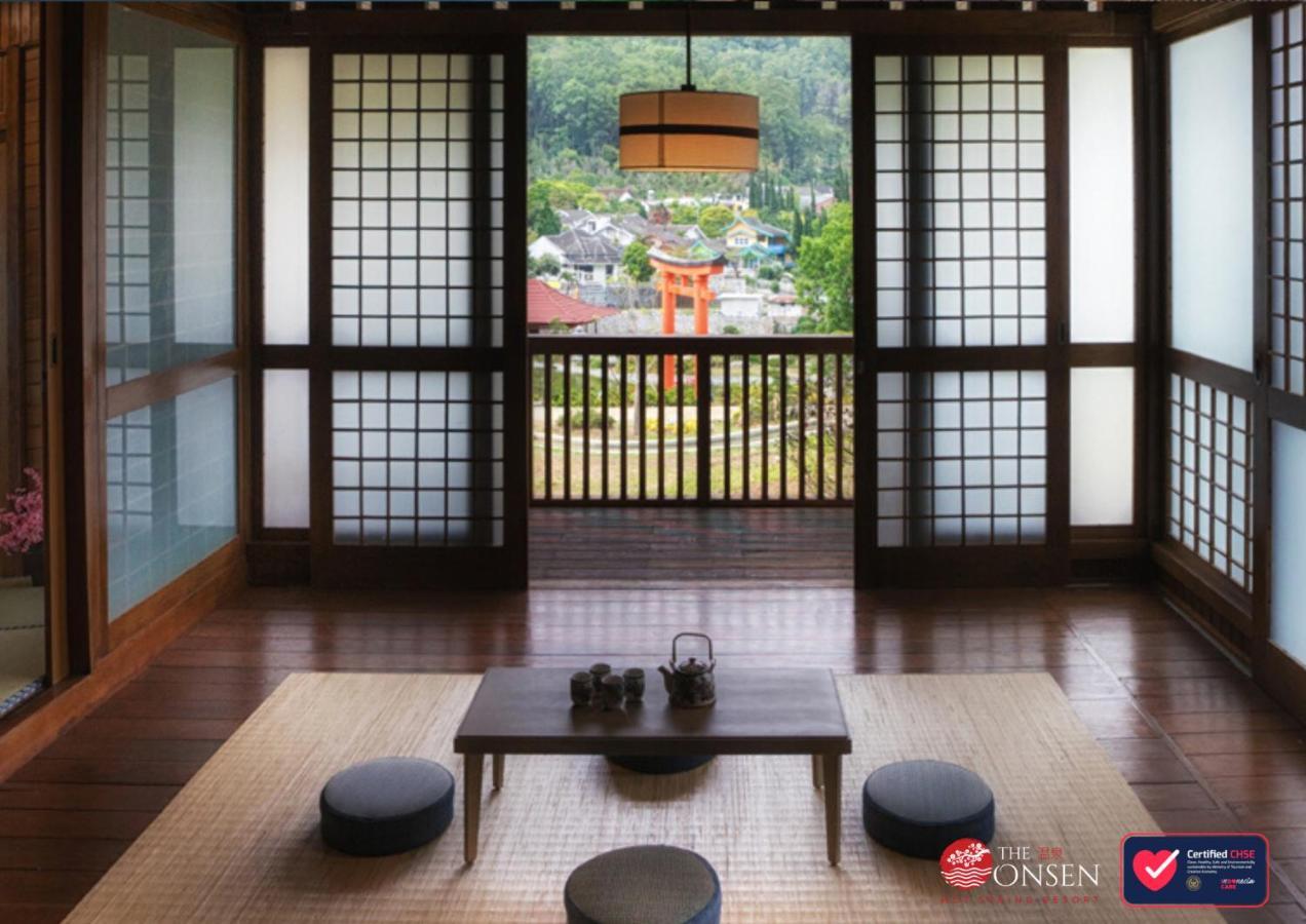 The Onsen Hot Spring Resort Batu  Exterior photo